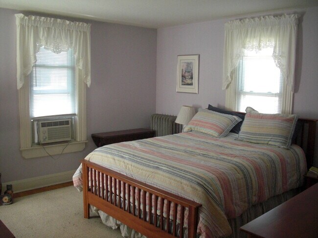 Building Photo - 73 Grandview Ave