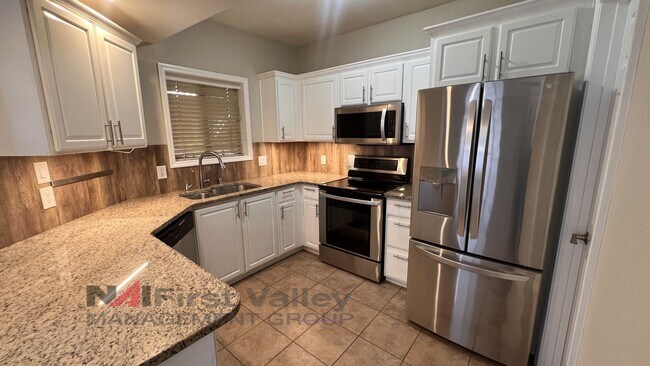 Building Photo - 2 Bedrooms, 2 Baths **Move In Special — Fi...