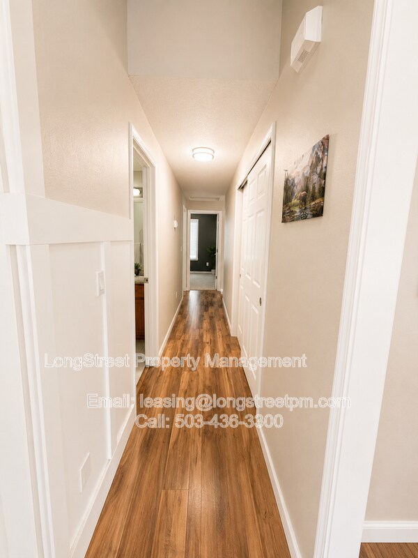 Building Photo - 3206 SE Summerfield Dr