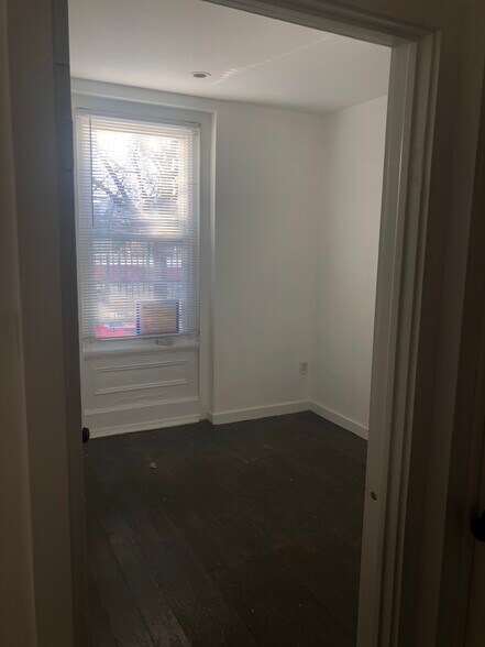 Building Photo - 817 Cameron St