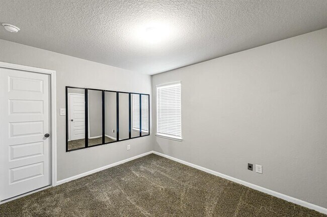 Building Photo - 3415 Sicily Island Ln