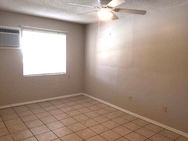 Building Photo - 4512 Arlen Ave