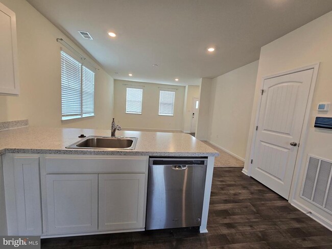 Building Photo - 172 Fellowship Dr