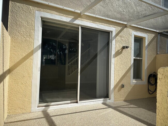Building Photo - 1214 S Beach Cir