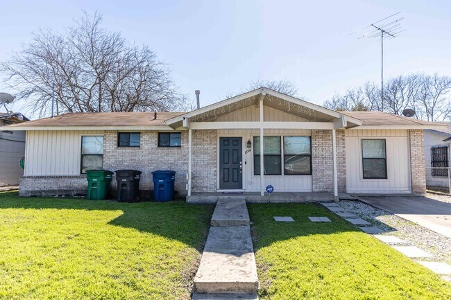 Primary Photo - 8016 Landing Ave