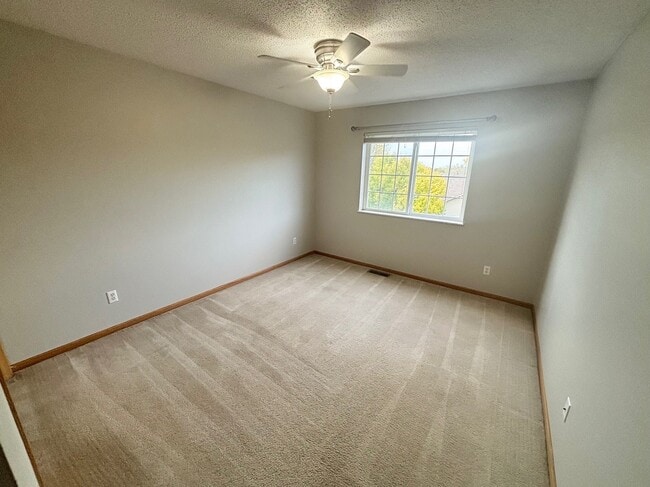 Building Photo - 7049 Lockslie Way