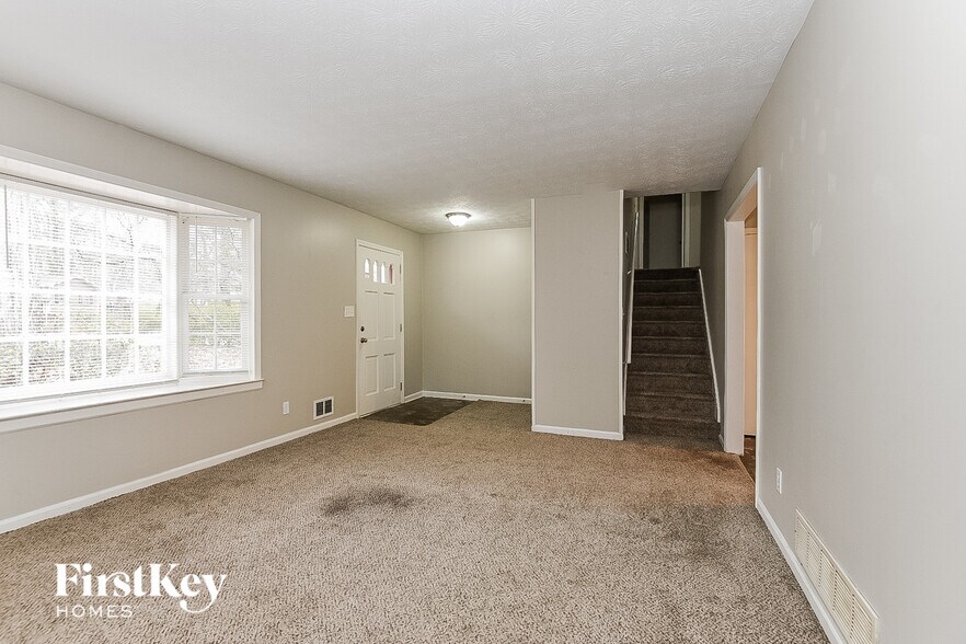 Building Photo - 2661 Oxbow Way SW