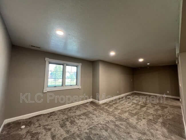 Building Photo - 5978 EP True Pkwy