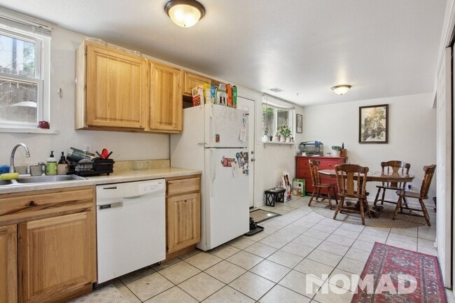 Building Photo - Charming 3BR Townhome in Boulder