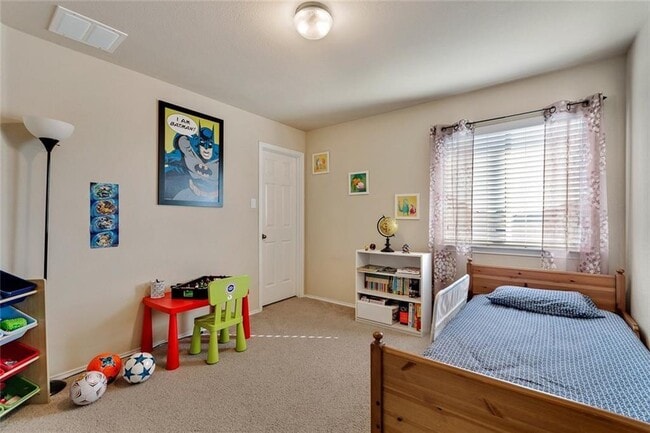 Building Photo - 14221 Willow Tank Dr