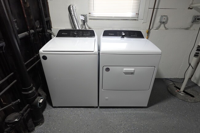 Building Photo - 1800 Hollywood Ave