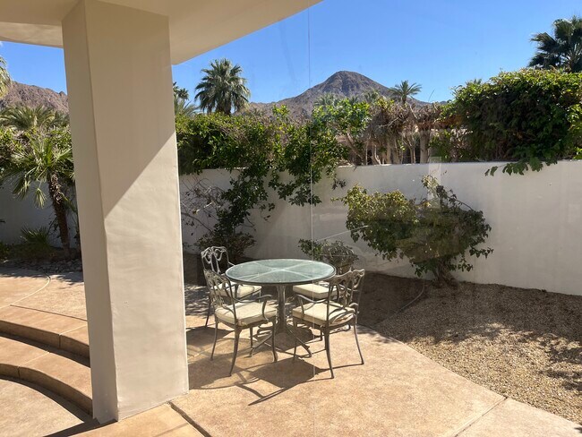Building Photo - 45540 Cielito Dr