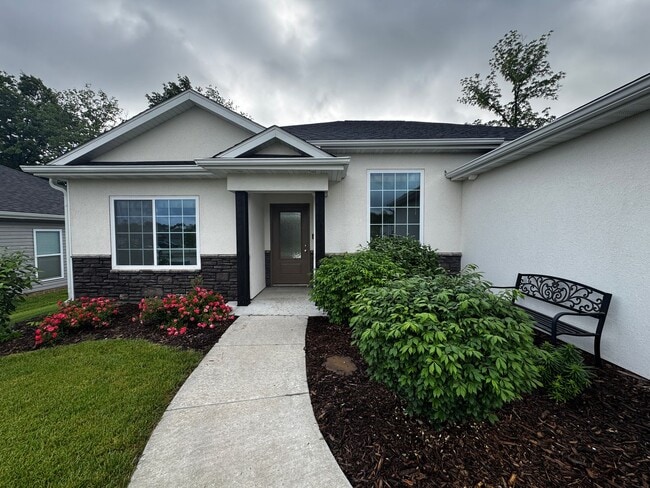Primary Photo - Single Family Home - Available For Rent!