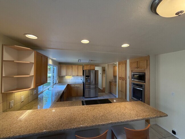 Building Photo - 2735 Almaden St