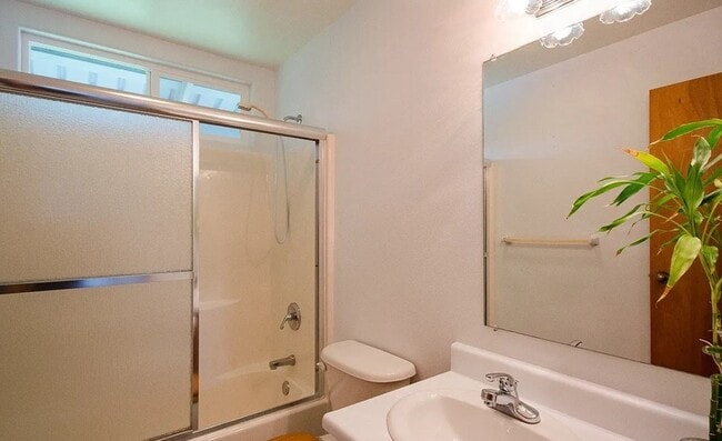 Building Photo - 15-1484-1484 27th Ave