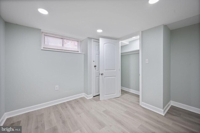 Building Photo - 328 S Macon St.