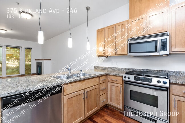 Building Photo - 375 Kirkland Ave