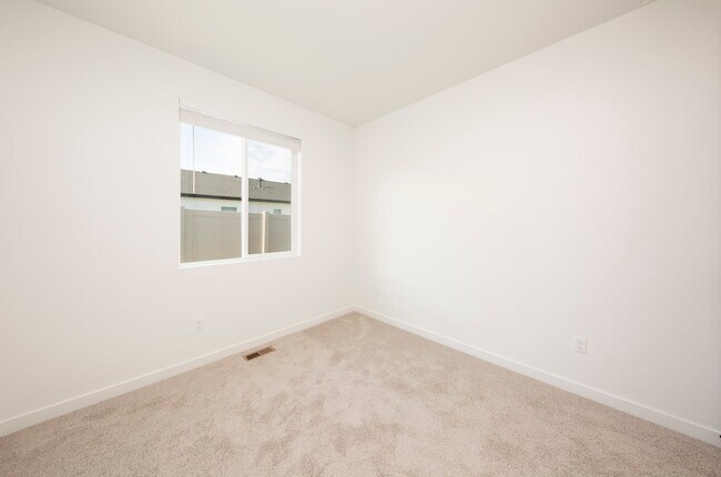Building Photo - 2699 N Lithodora Ave