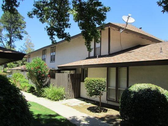 Building Photo - 5472 Roundtree Pl