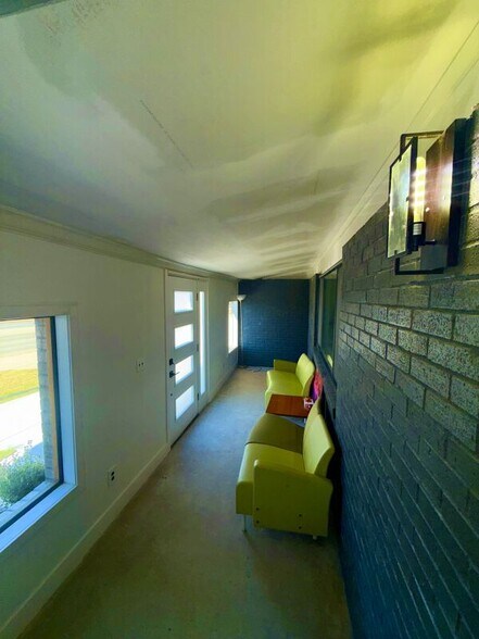 Building Photo - 303 S Promenade Blvd