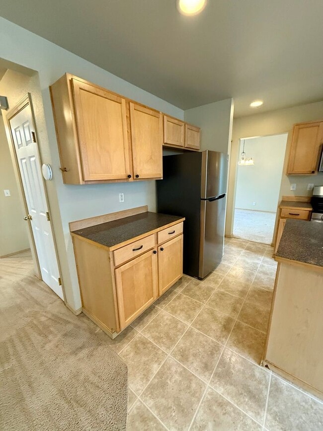 Building Photo - 5 Bedroom 2.5 Bath plus Bonus Room in East...