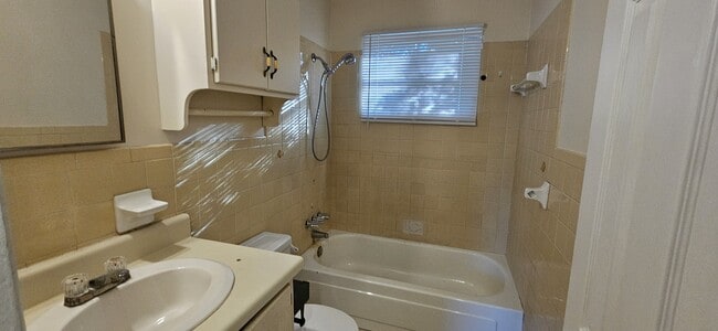 Building Photo - 306 Mustang Dr