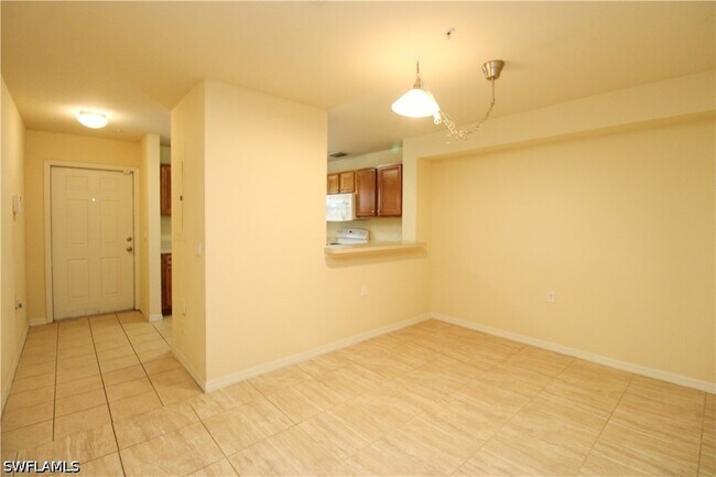 Building Photo - 9051 Gervais Cir