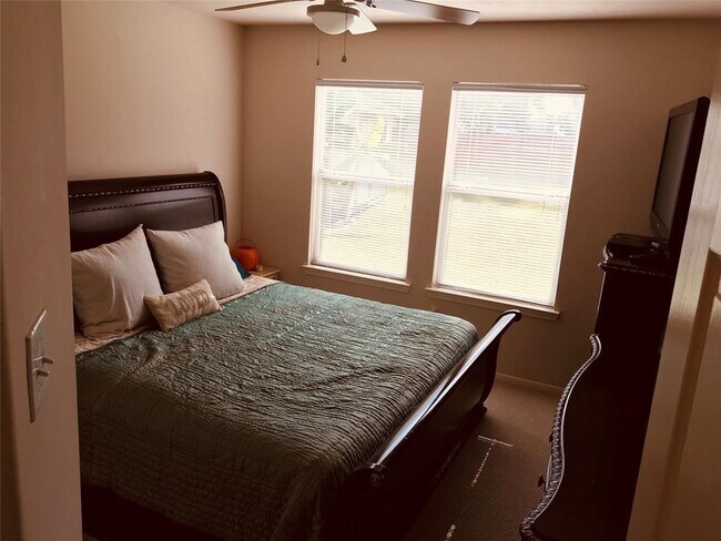 Building Photo - 2418 Slate Ridge Ln