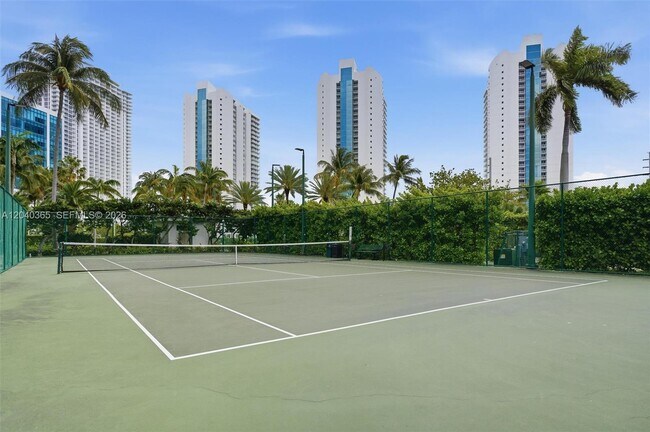 Building Photo - 16500 Collins Ave