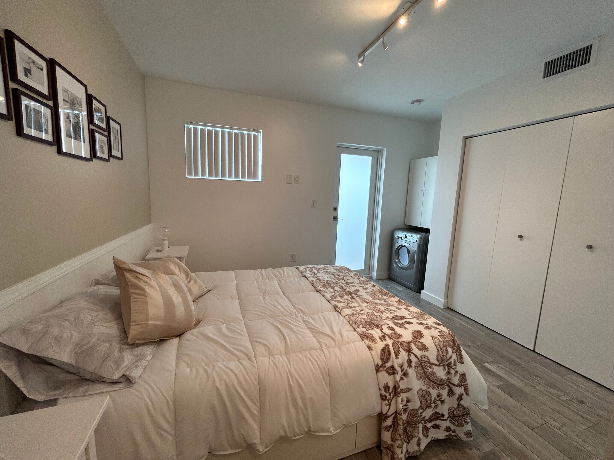 Building Photo - 1035 Euclid Ave