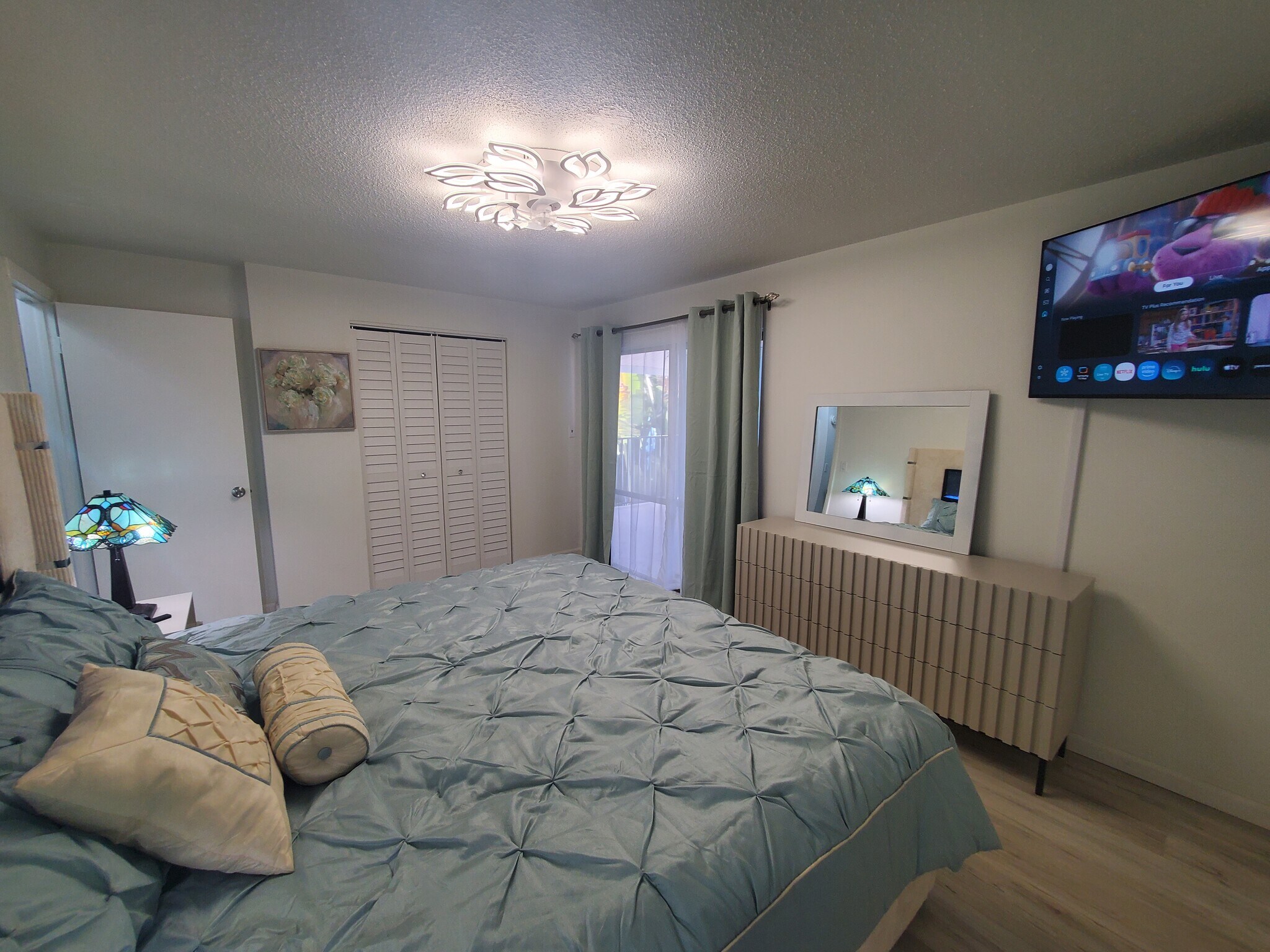 Building Photo - 279 S Brevard Ave