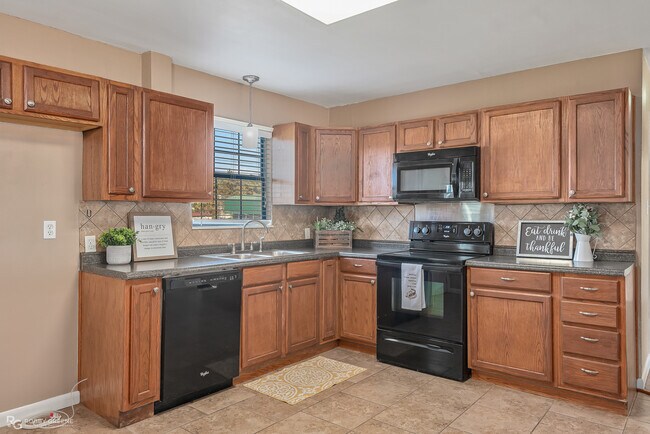 Building Photo - 3427 Horseshoe Trail