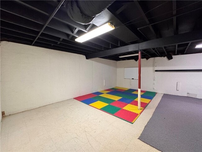 Building Photo - 440 Hembree Forest Cir