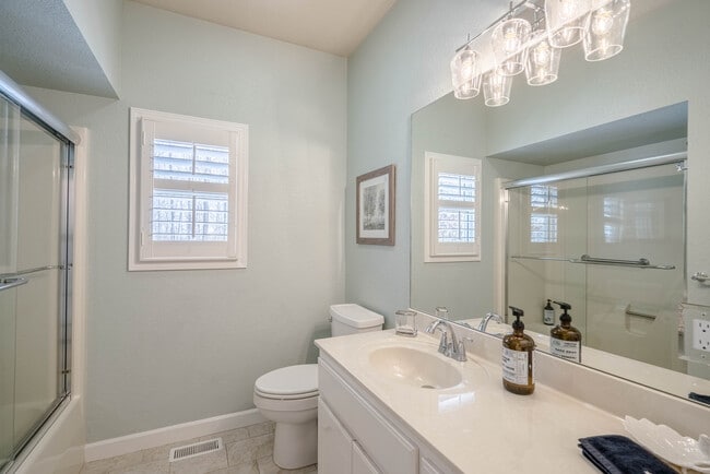 Building Photo - 14 Trapo Ln