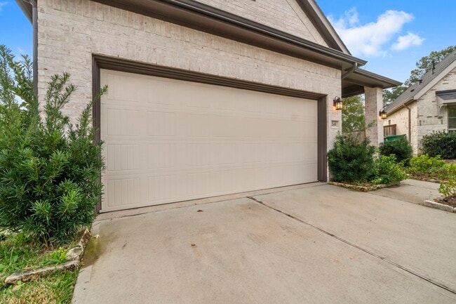 Building Photo - 248 Crest Edge St