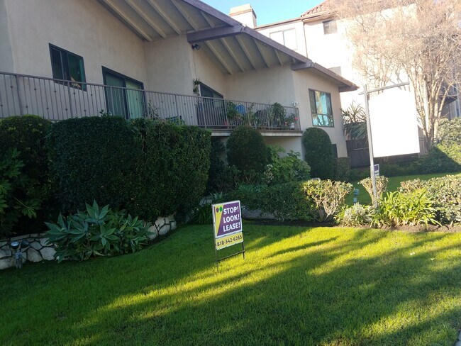 Building Photo - 18564 Clark St