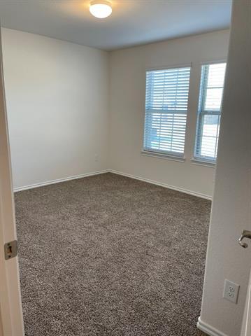 Building Photo - 708 English Dr