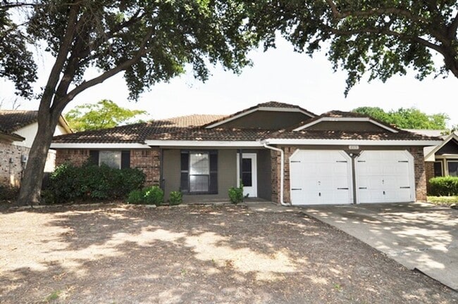 Building Photo - 205 Juniper Dr