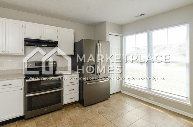 Building Photo - 10650 Sedgegrass Dr