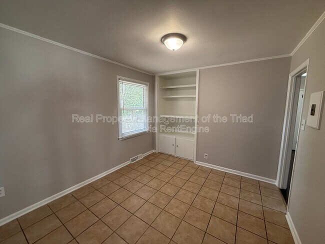 Building Photo - 2700 Brightwood Ct