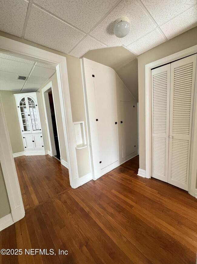 Building Photo - 1046 Riviera St