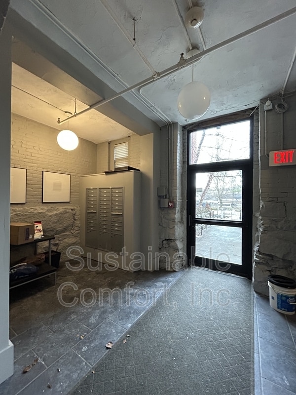 Building Photo - 28 Adams St