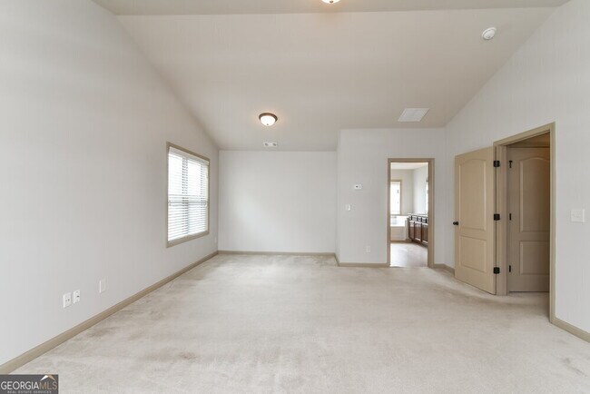 Building Photo - 3096 Montauk Hill Dr NE