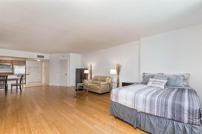 Building Photo - 2301 Collins Ave