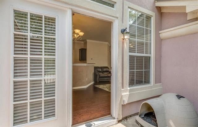 Building Photo - 615 Regency Dr