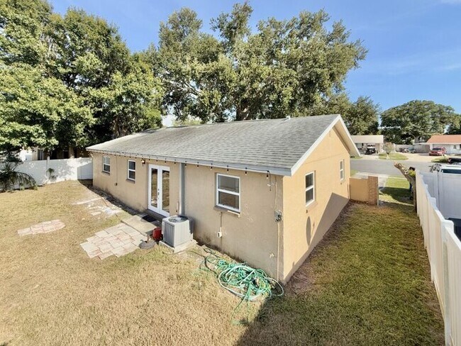 Building Photo - 6943 Buhrley Terrace N