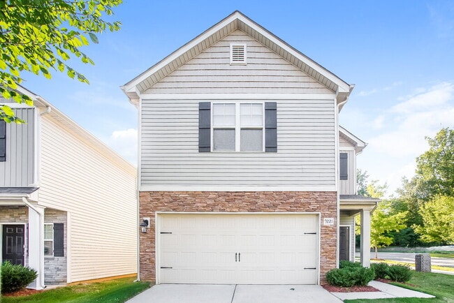 Building Photo - 9221 Treyburn Dr