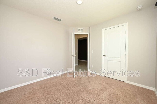 Building Photo - 1563 Swan Lake Cir