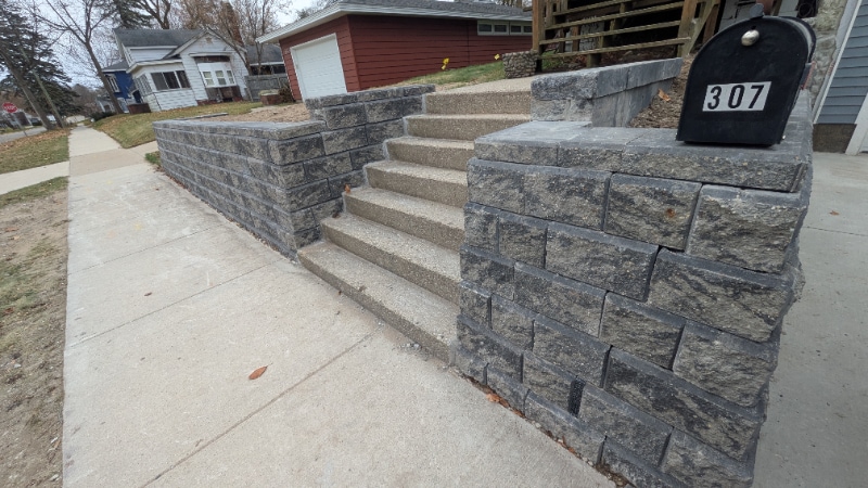 Building Photo - 307 Lincoln St