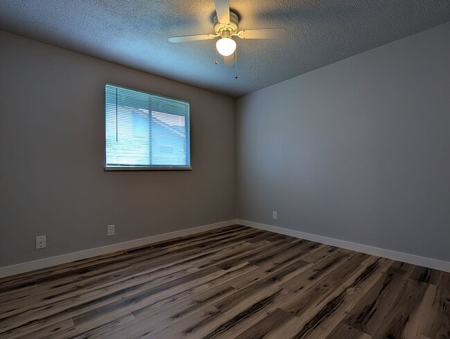 Building Photo - Great 4bed/2 bath home in west Eugene!